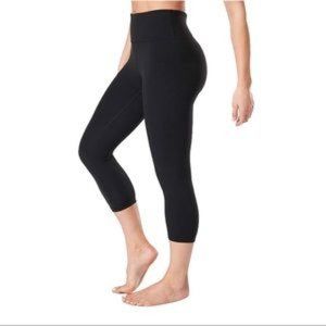 Velocity Women's Active Capri Leggings